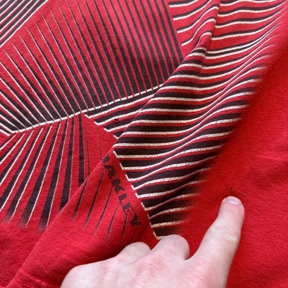 Men's Vintage 2000's Y2k Oakley Sportswear Red Black Graphic Tee Shirt Sz XL - Picture 5 of 5